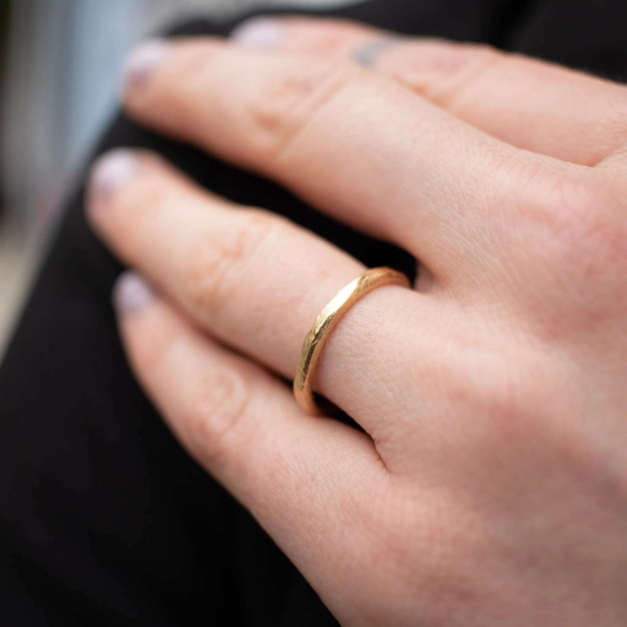18K Carved Wedding Band 2mm