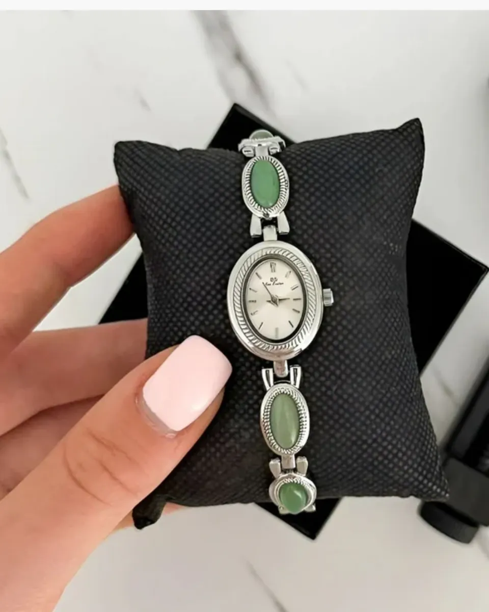 Cettina – Green stone accents – Vintage watch