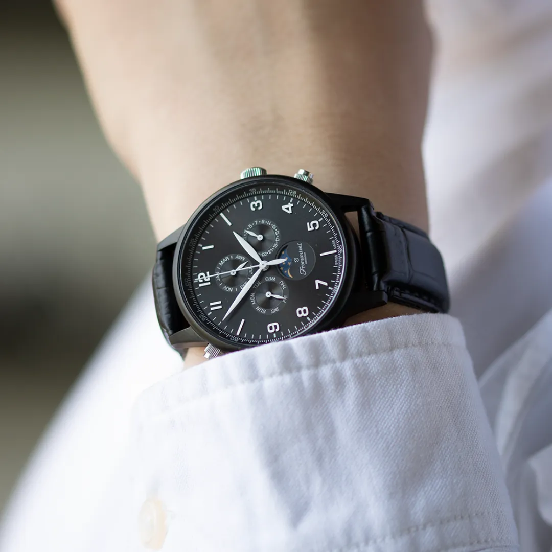 Globetrotter All-Black Moon Phase NERO™
