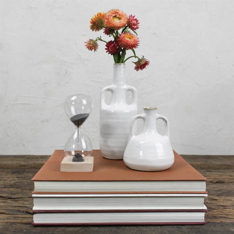 Magnetic Hour Glass