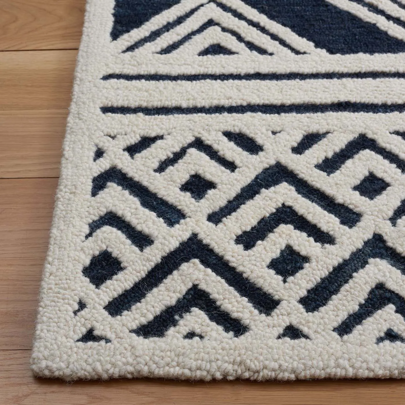 Safavieh Casablanca 377 Rug, CSB377